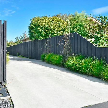 Dickens St - Christchurch Holiday Homes المظهر الخارجي الصورة