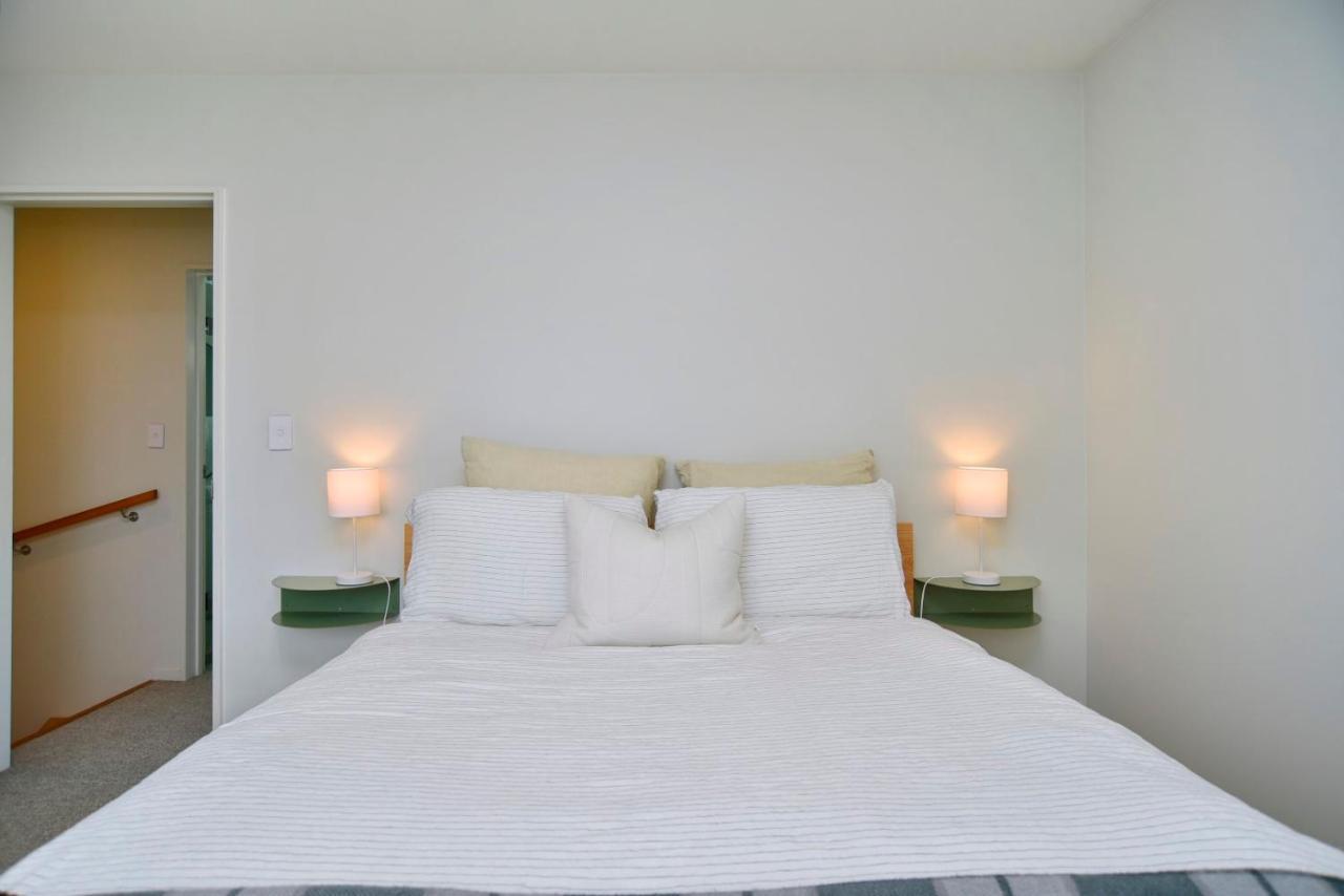 Dickens St - Christchurch Holiday Homes المظهر الخارجي الصورة